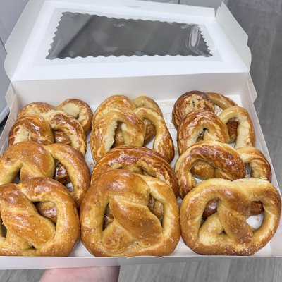 1 Dozen Pretzels 