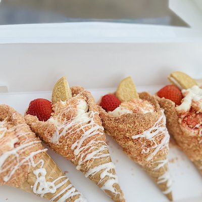 Strawberry crunch Cones 
