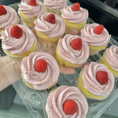 Raspberry Lemonade Cupcakes