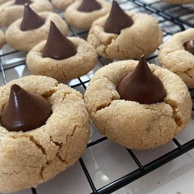 Peanut Butter Blossom Cookies (1 Dozen)