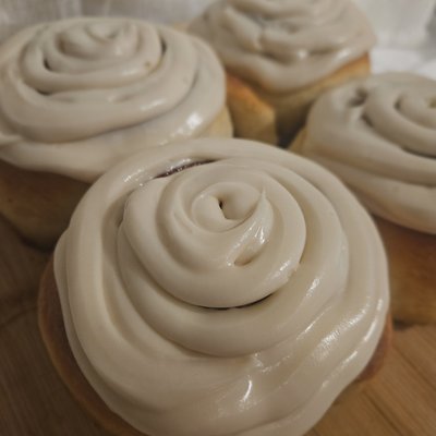 Cinnamon Sweet Rolls with Icing 6 pk