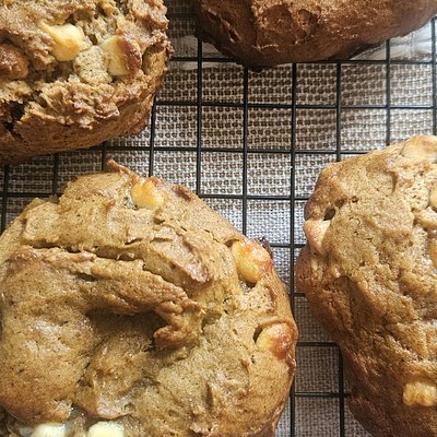 Pumpkin Spice W/ White Creme Chips (DYNAMITE BOX) 