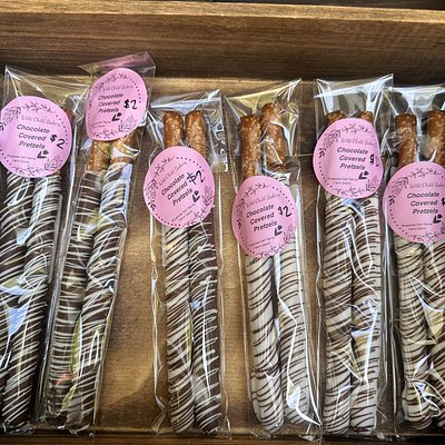 Chocolate Covered Pretzels (dozen)