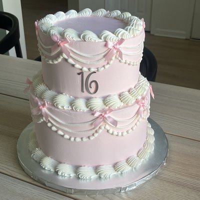 2 Tier Cake 