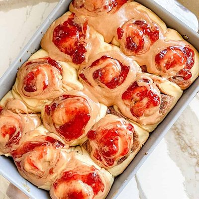 PB&J Cinnamon Rolls (4)