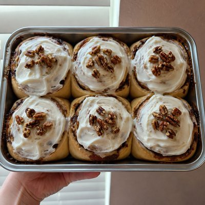 6 Pack Of Pecan Cinnamon Rolls 