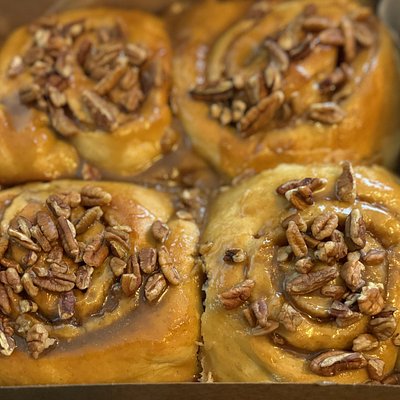 Maple Pecan Sourdough Sticky Rolls (4ct)