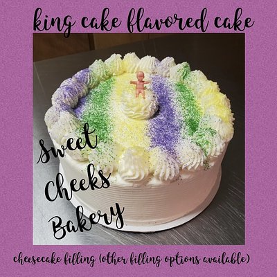 9 Inch Round King Cake Flavored Cake With Filling