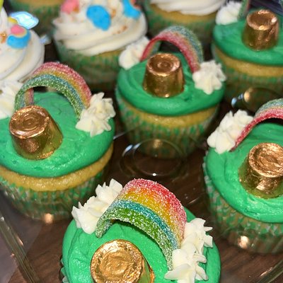 Dozen “Pot Of Gold” Cupcakes
