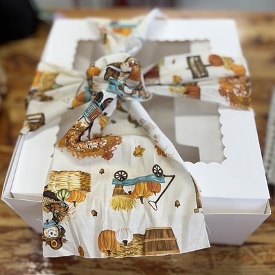 Simple Pie Or Cake Tie