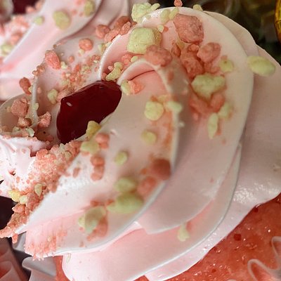 1/2 Dozen Strawberry shortcake Cupcakes