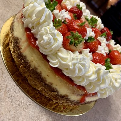 Strawberry Swirl Cheesecake 