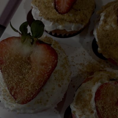 Strawberry Cheesecake Cupcakes 🍓