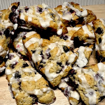Large Blueberry scones
