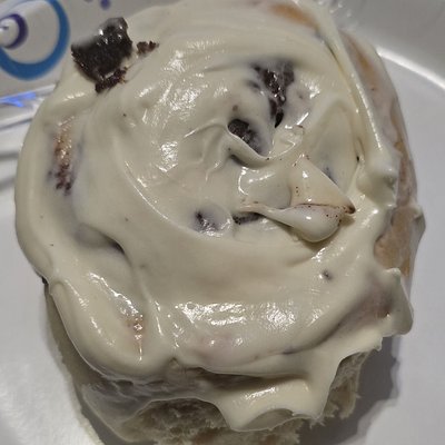 Large Sourdough Cinnamon Roll Single