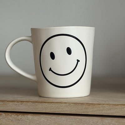 Smiley Face Coffee Mug — 14oz