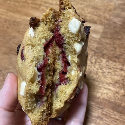 White Chocolate Raspberry Cookie