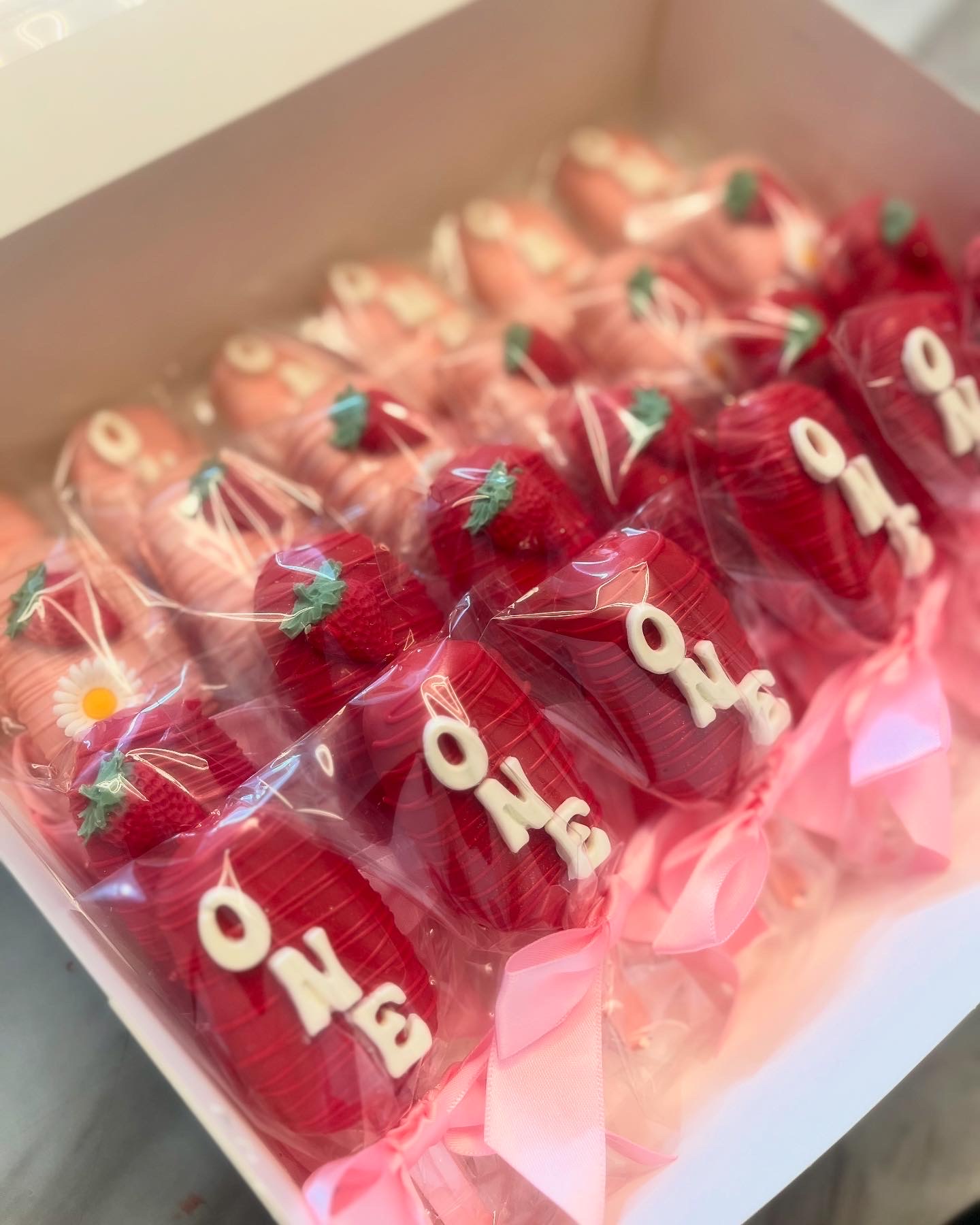 Cake Pops/ Cakesicles 