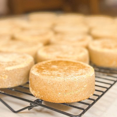 Fresh-milled Whole Grain Sourdough English Muffins (5 Ct)