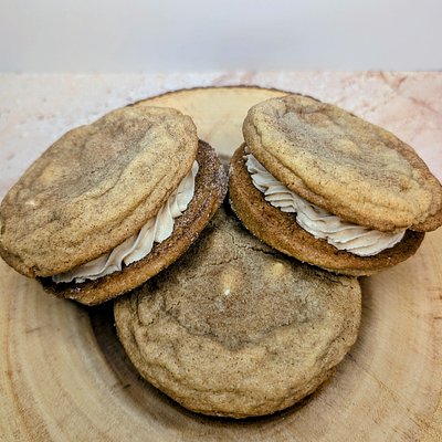 Churro Toffee White Chocolate Chip Sandwich 