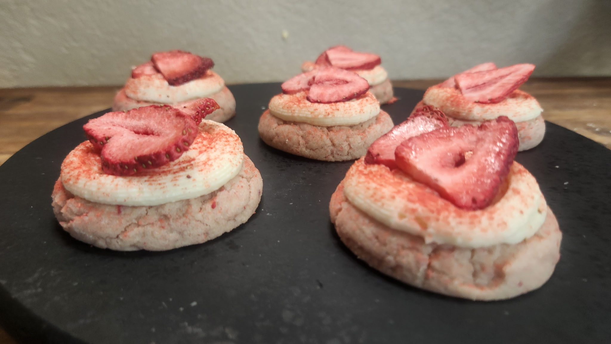 Strawberry Milkshake Cookie (Standard 6-Pack) 