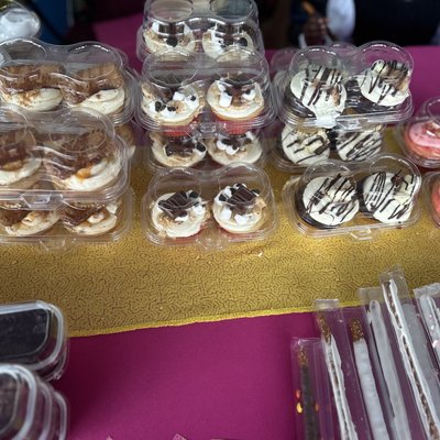 Basic 30 Ct Cupcakes 