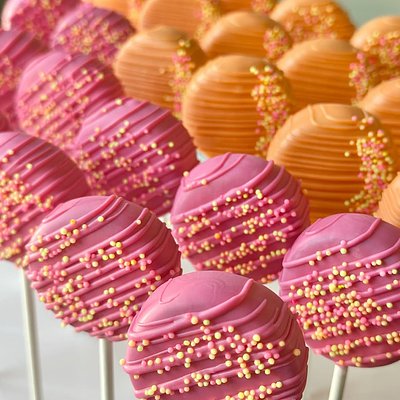 Cake Pops With Simple Drizzle