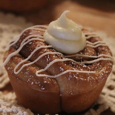 Single Signature Cinnamon Roll