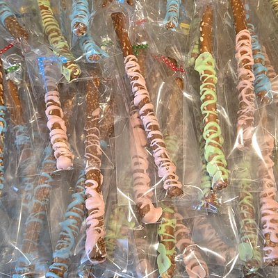 Chocolate Drizzled Pretzel Rods 