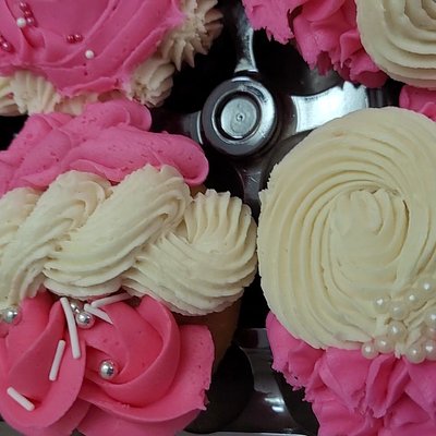 Holiday Themed cupcakes 