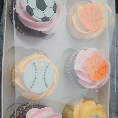 6 Cupcakes 