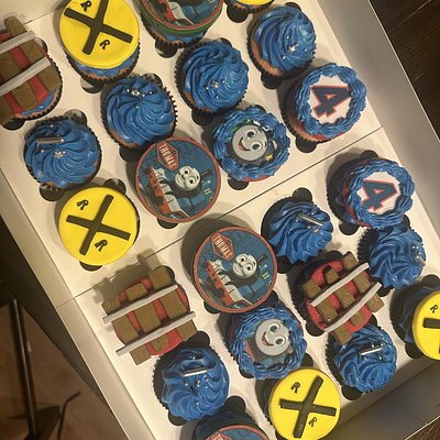 Designer Cupcakes (Any design beyond basic)