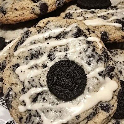 Cookies And Cream Double Stuffed Cookie 