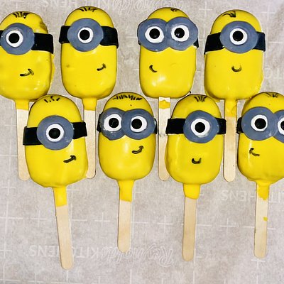 Custom Cake Pops