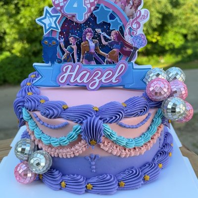 8” 2 Layer Cake - About 26 Servings