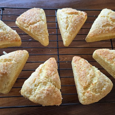Lemon Scones (2 or 4 pack)