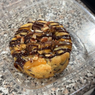 Loaded Snicker Cookies 🍪 4 Count 