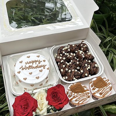 Treats + Cake Celebration Box 