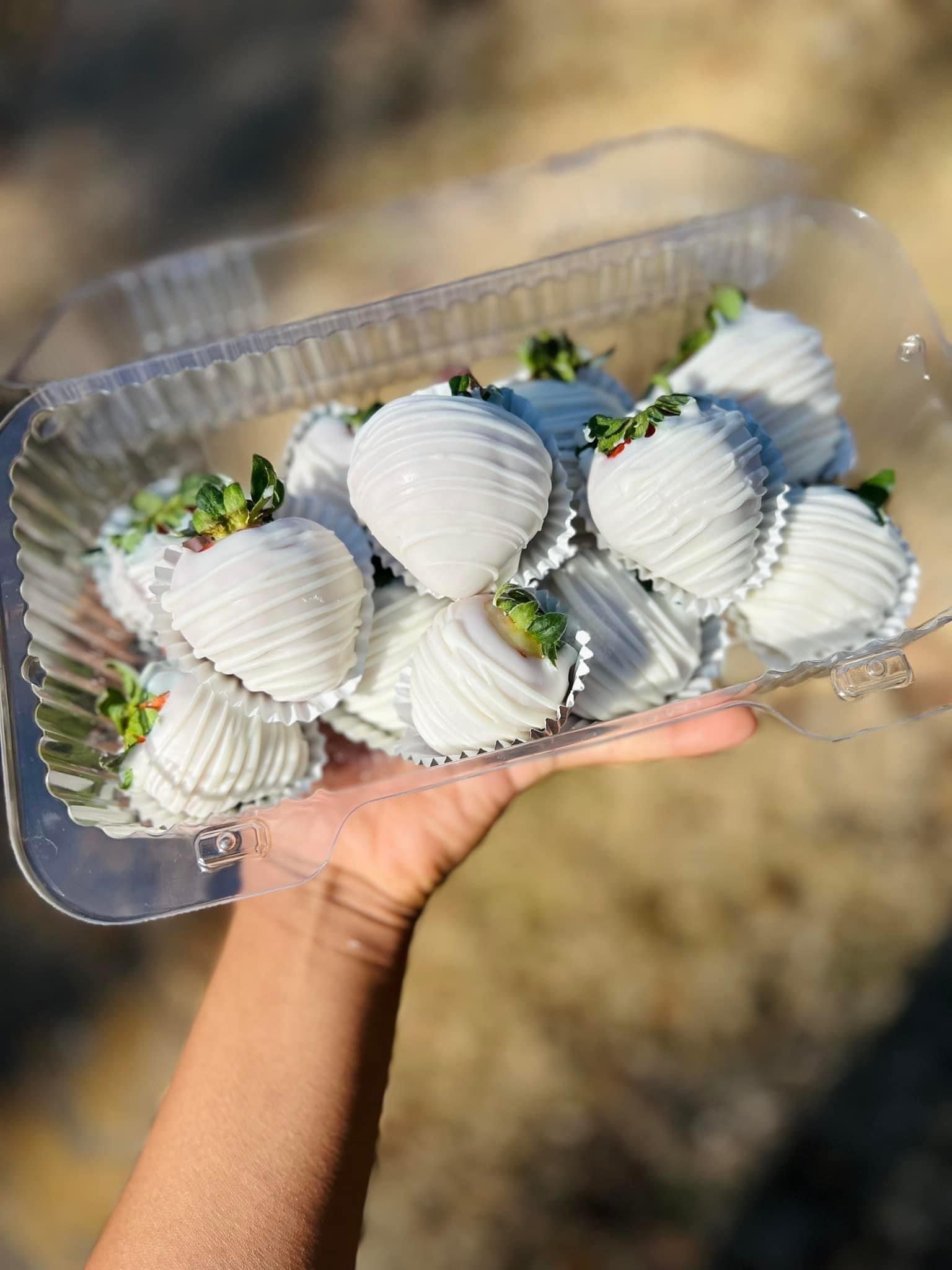 White Chocolate Strawberries 