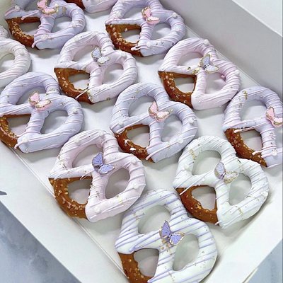  Pretzel Twist