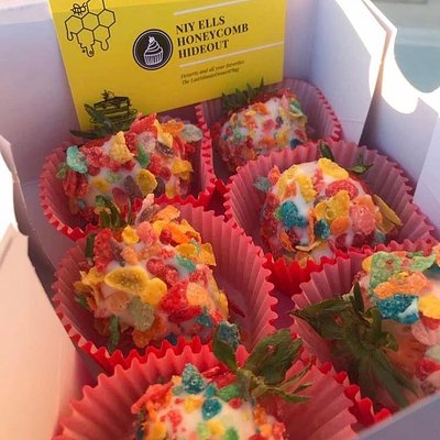 Fruity Pebble Covered Strawberries 