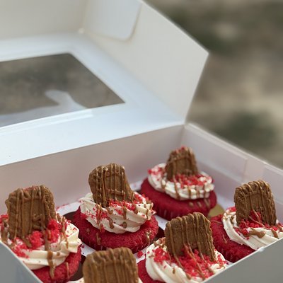 Red Velvet Biscoff Cupcakes