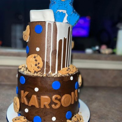 Tall 2-Tiered Cake (Serves 50+)