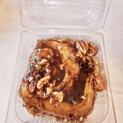 Sticky Roll with Pecans