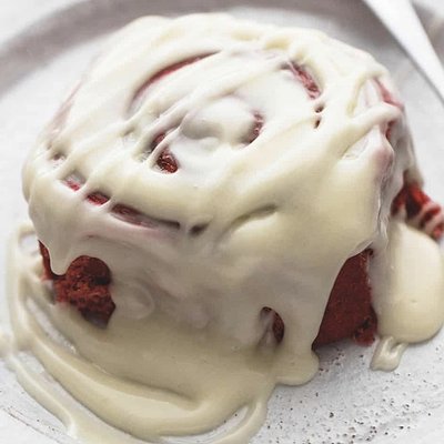 Red Velvet Baby Cinnamon Roll 