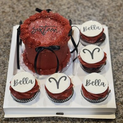 Bento Box (4” Cake, 5 Cupcakes) 