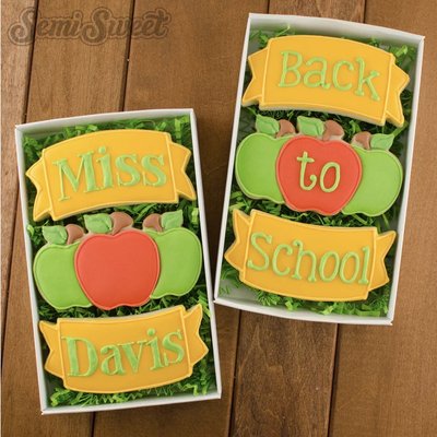 A21 3pc Back To School Banners w/Triple Apple 