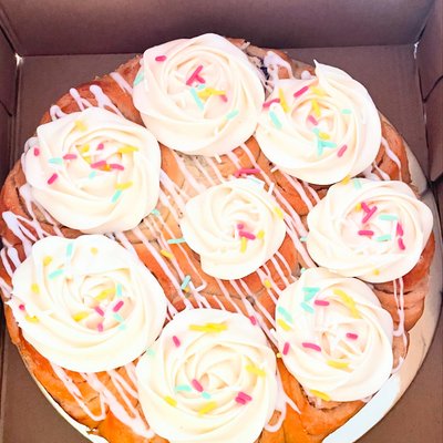Cinnamon Roll Cake