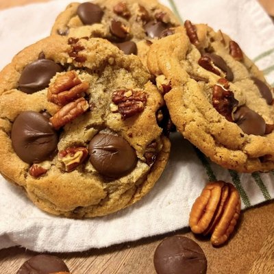Chocolate Chip Cookies With Roasted And Salted Pecans 