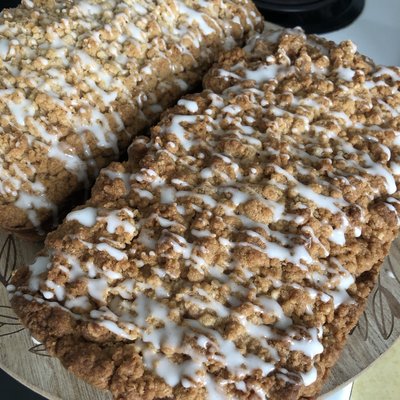 apple crumble loaf 🍎